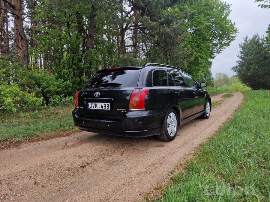 Toyota Avensis 2 generation wagon