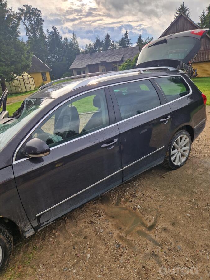 Volkswagen Passat B6 wagon 5-doors