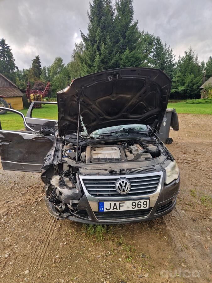 Volkswagen Passat B6 wagon 5-doors