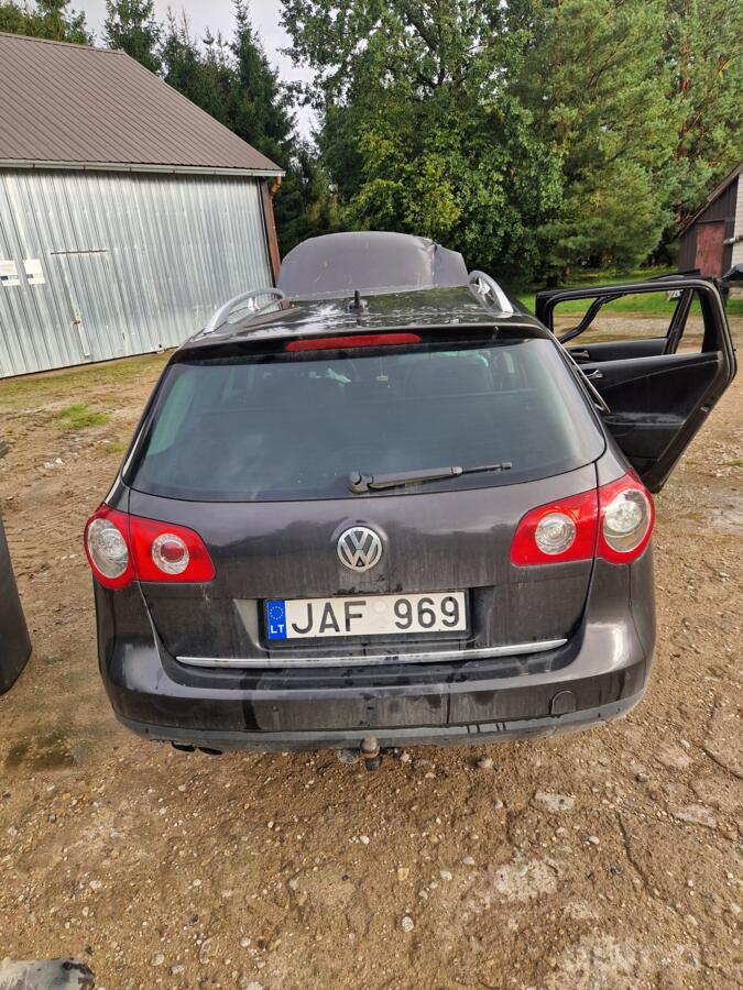 Volkswagen Passat B6 wagon 5-doors