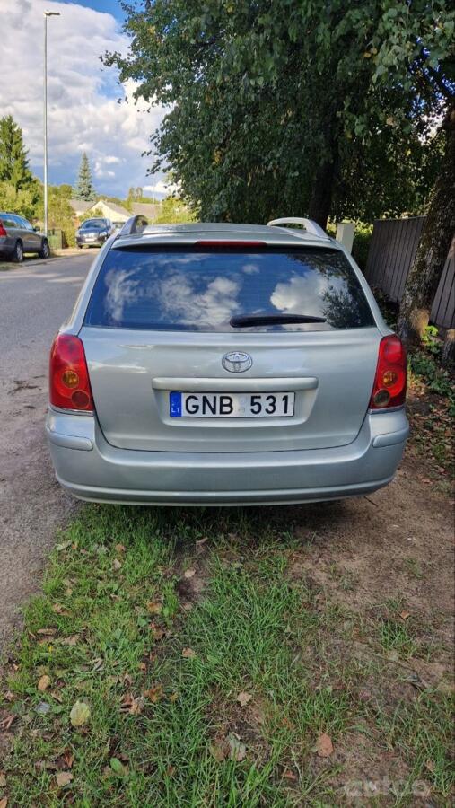 Toyota Avensis 2 generation wagon