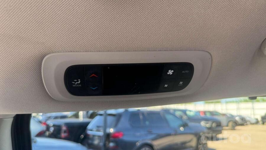 Chrysler Pacifica 2 generation Minivan