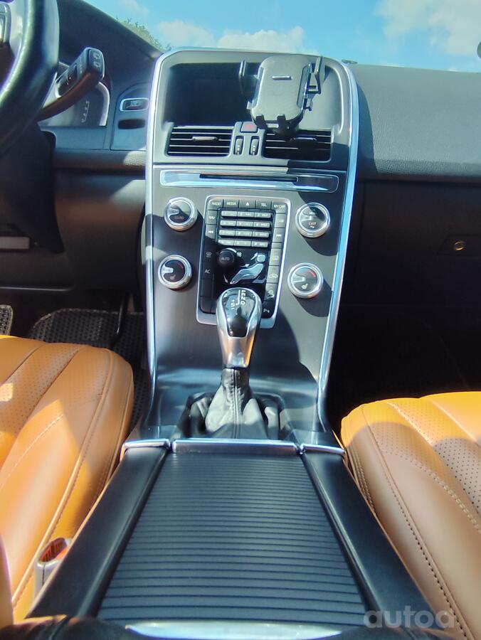 Volvo XC60 1 generation [restyling] Crossover