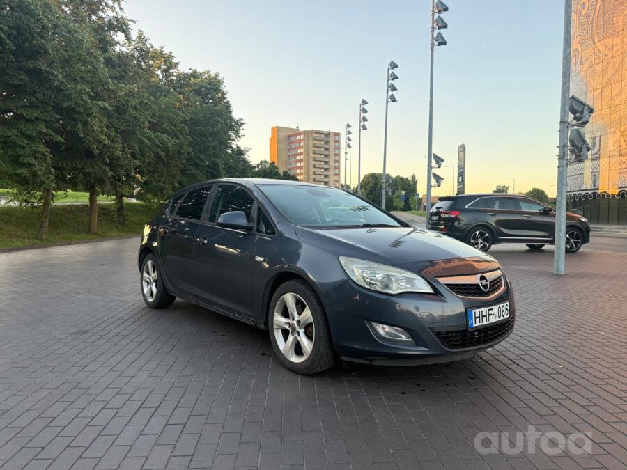 Opel Astra J Hatchback 5-doors