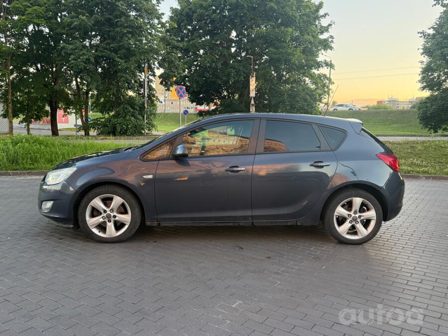 Opel Astra J Hatchback 5-doors