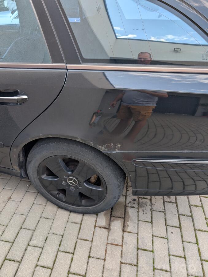 Mercedes-Benz E-Class W211 Sedan