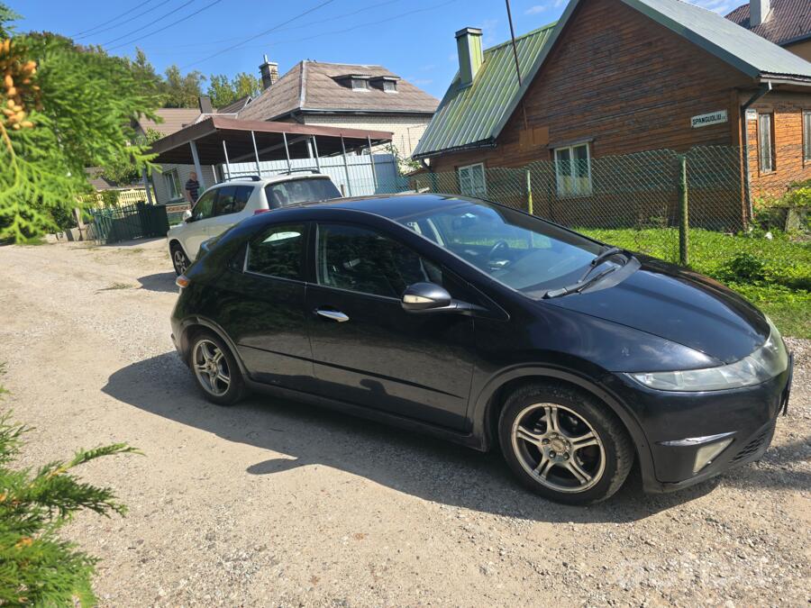 Honda Civic 8 generation Hatchback 5-doors