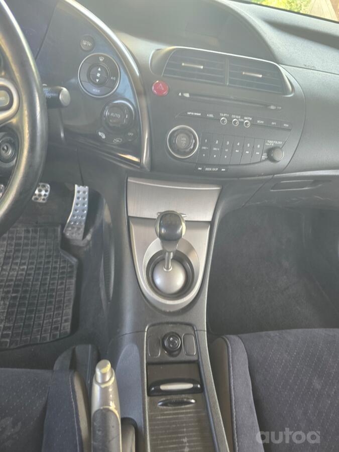 Honda Civic 8 generation Hatchback 5-doors