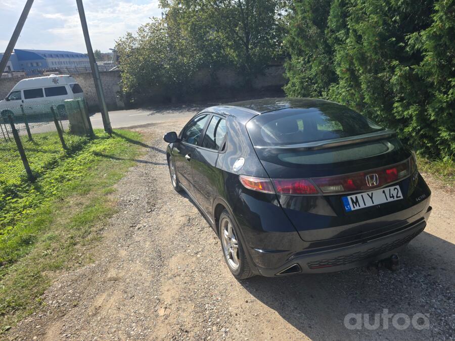 Honda Civic 8 generation Hatchback 5-doors
