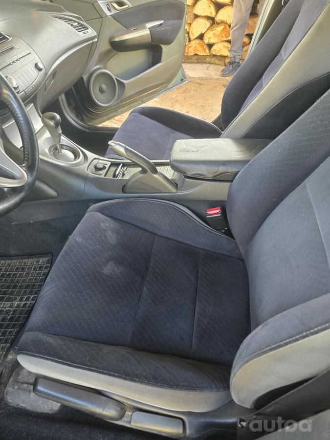 Honda Civic 8 generation Hatchback 5-doors