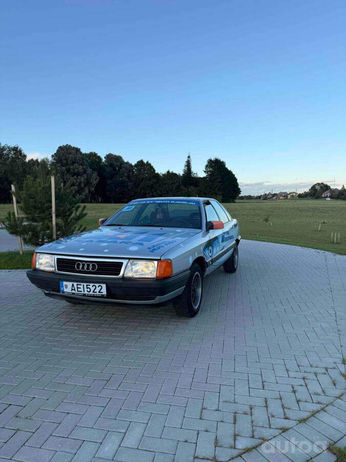 Audi 100