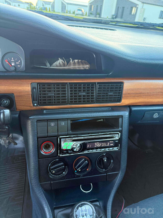 Audi 100