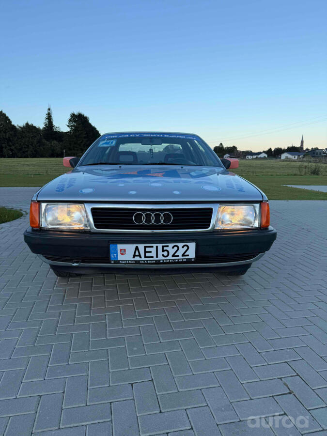 Audi 100