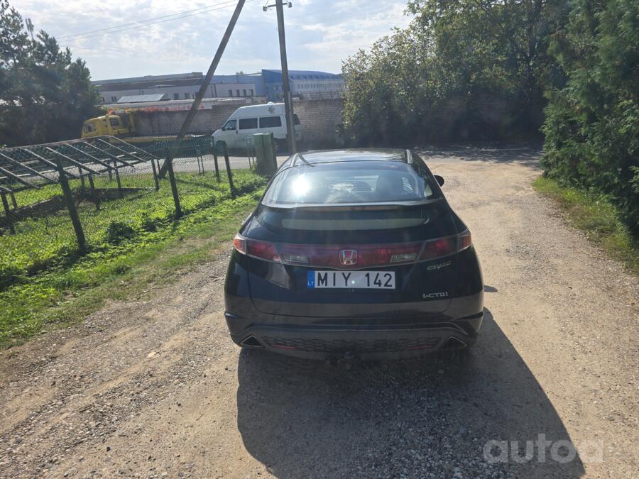 Honda Civic 8 generation Hatchback 5-doors