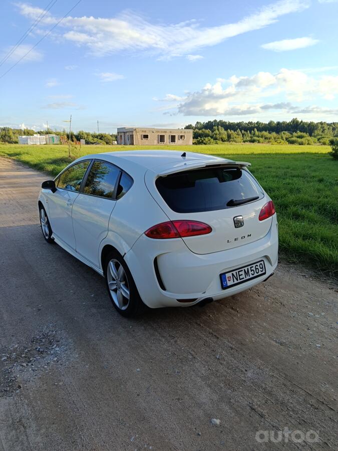 SEAT Leon 2 generation Hatchback 5-doors