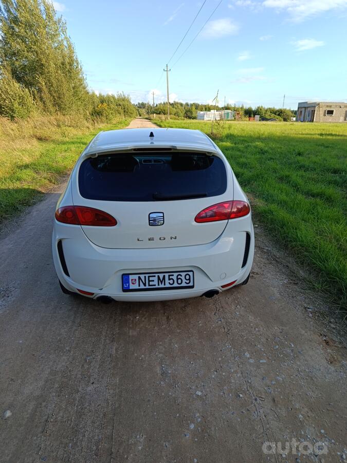 SEAT Leon 2 generation Hatchback 5-doors