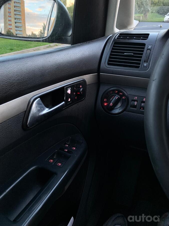 Volkswagen Touran 1 generation [restyling] Minivan 5-doors