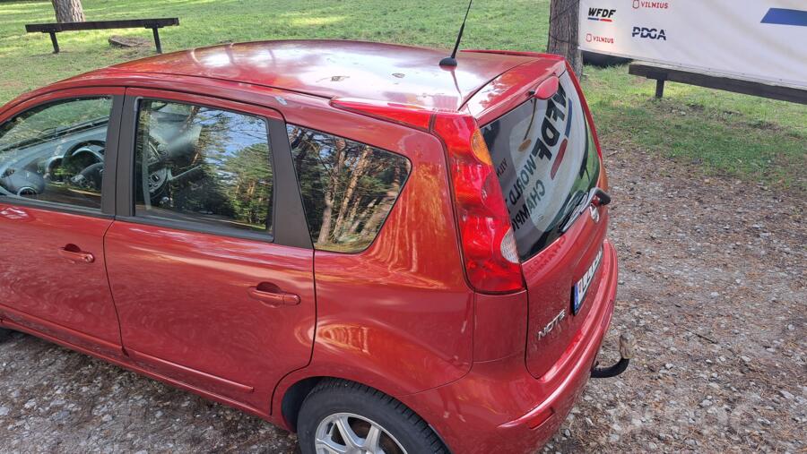 Nissan Note E11 Hatchback