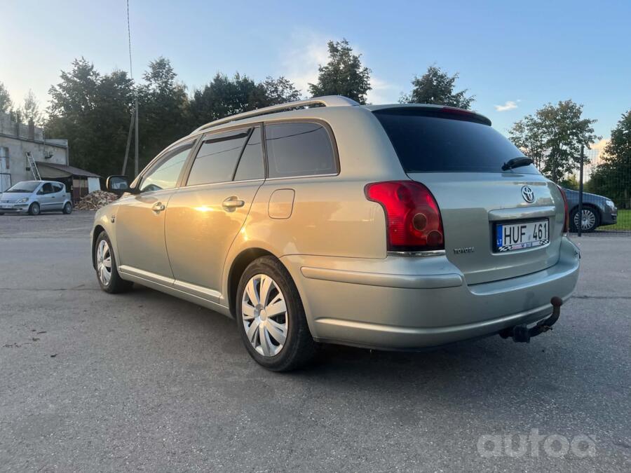 Toyota Avensis 2 generation wagon