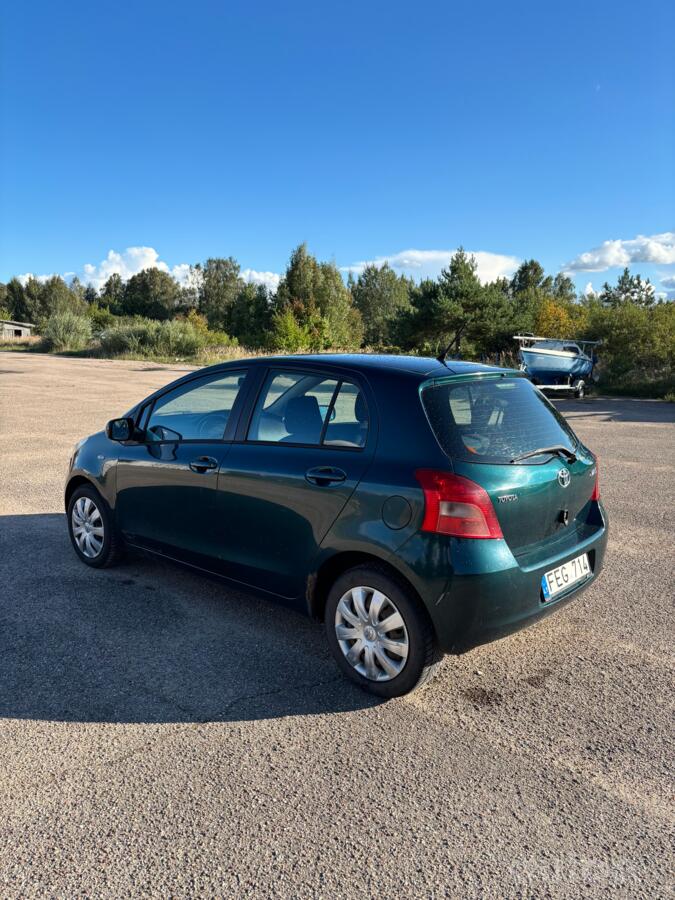 Toyota Yaris 2 generation