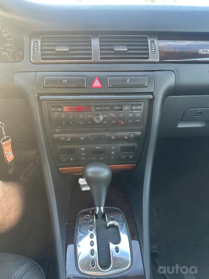 Audi A6 4B/C5 [restyling] Sedan