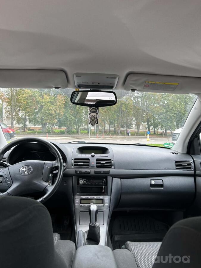 Toyota Avensis 2 generation wagon