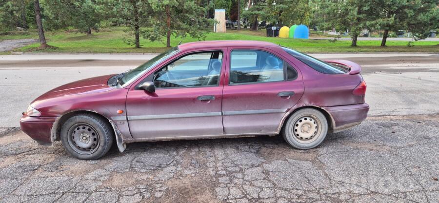 Ford Mondeo 1 generation Sedan