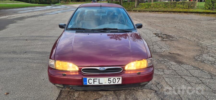 Ford Mondeo 1 generation Sedan