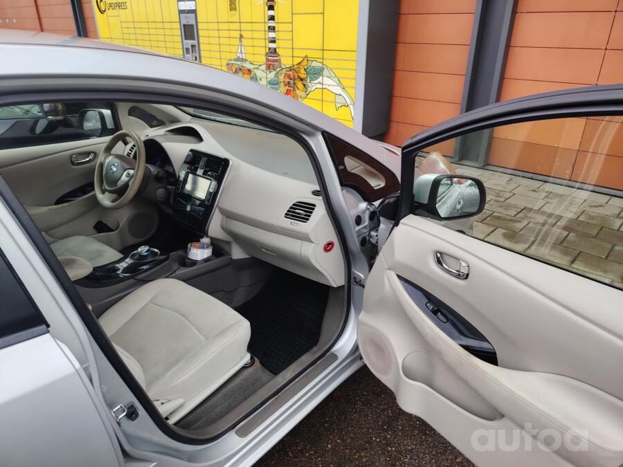 Nissan Leaf 1 generation Hatchback