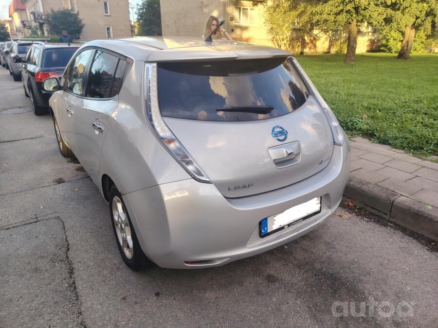 Nissan Leaf 1 generation Hatchback