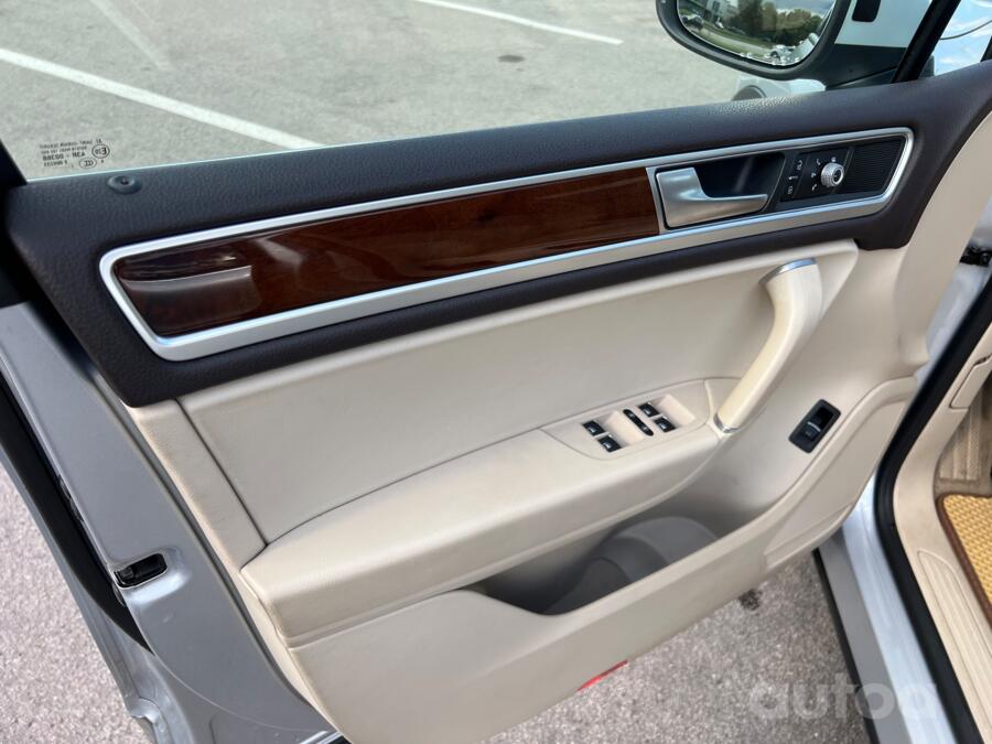 Volkswagen Touareg 2 generation [restyling] Crossover