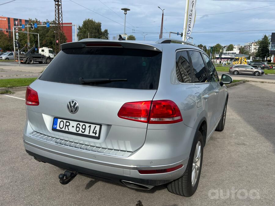 Volkswagen Touareg 2 generation [restyling] Crossover
