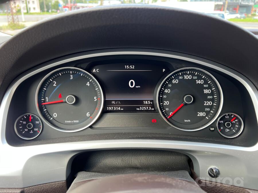 Volkswagen Touareg 2 generation [restyling] Crossover