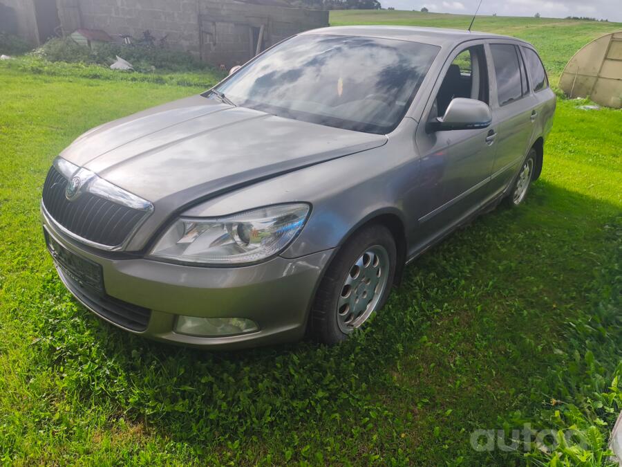 Skoda Octavia 2 generation [restyling] Combi wagon 5-doors