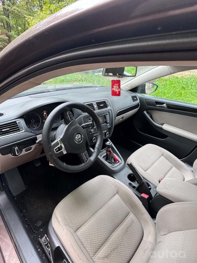 Volkswagen Jetta 6 generation Sedan
