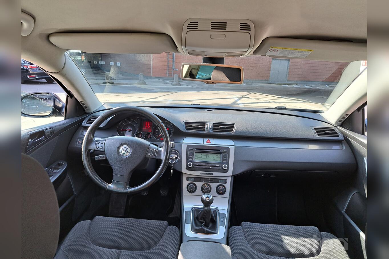 Volkswagen Passat B6 wagon 5-doors