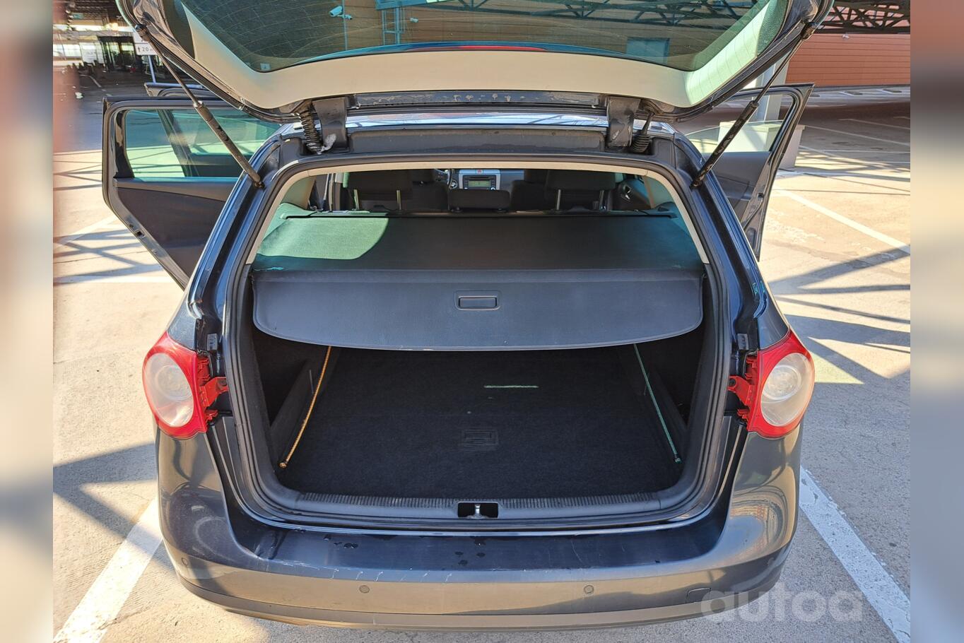 Volkswagen Passat B6 wagon 5-doors