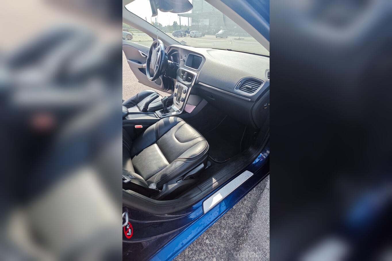 Volvo V40 2 generation Hatchback 5-doors