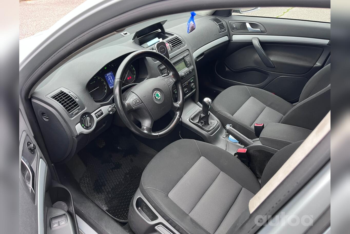 Skoda Octavia 2 generation Combi wagon 5-doors