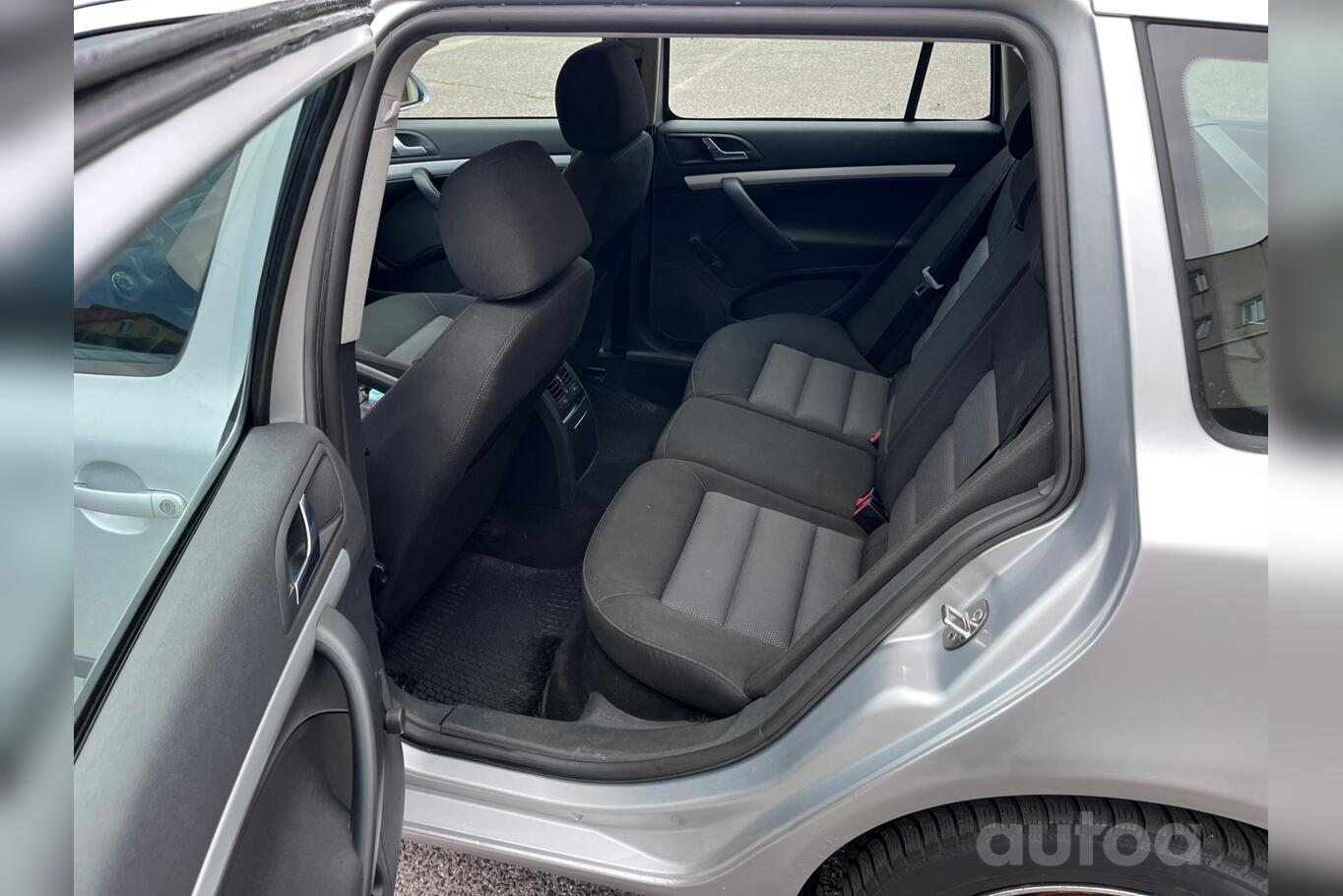 Skoda Octavia 2 generation Combi wagon 5-doors