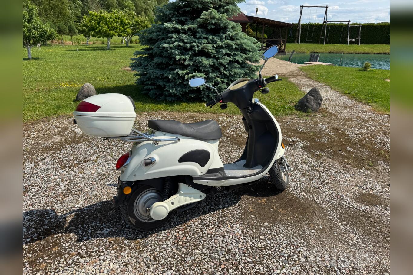 Vespa LX