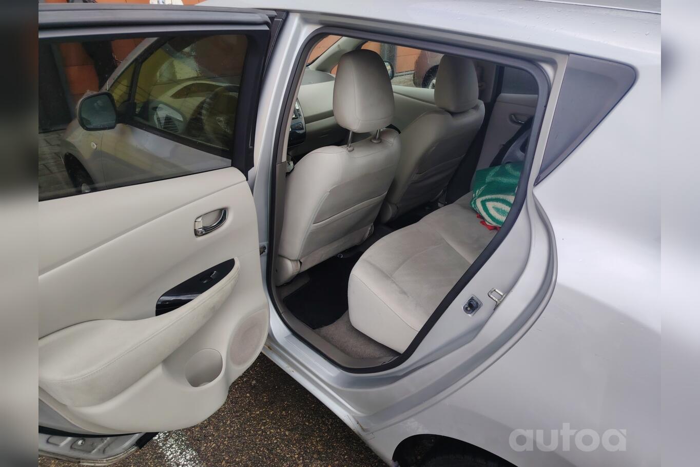 Nissan Leaf 1 generation Hatchback