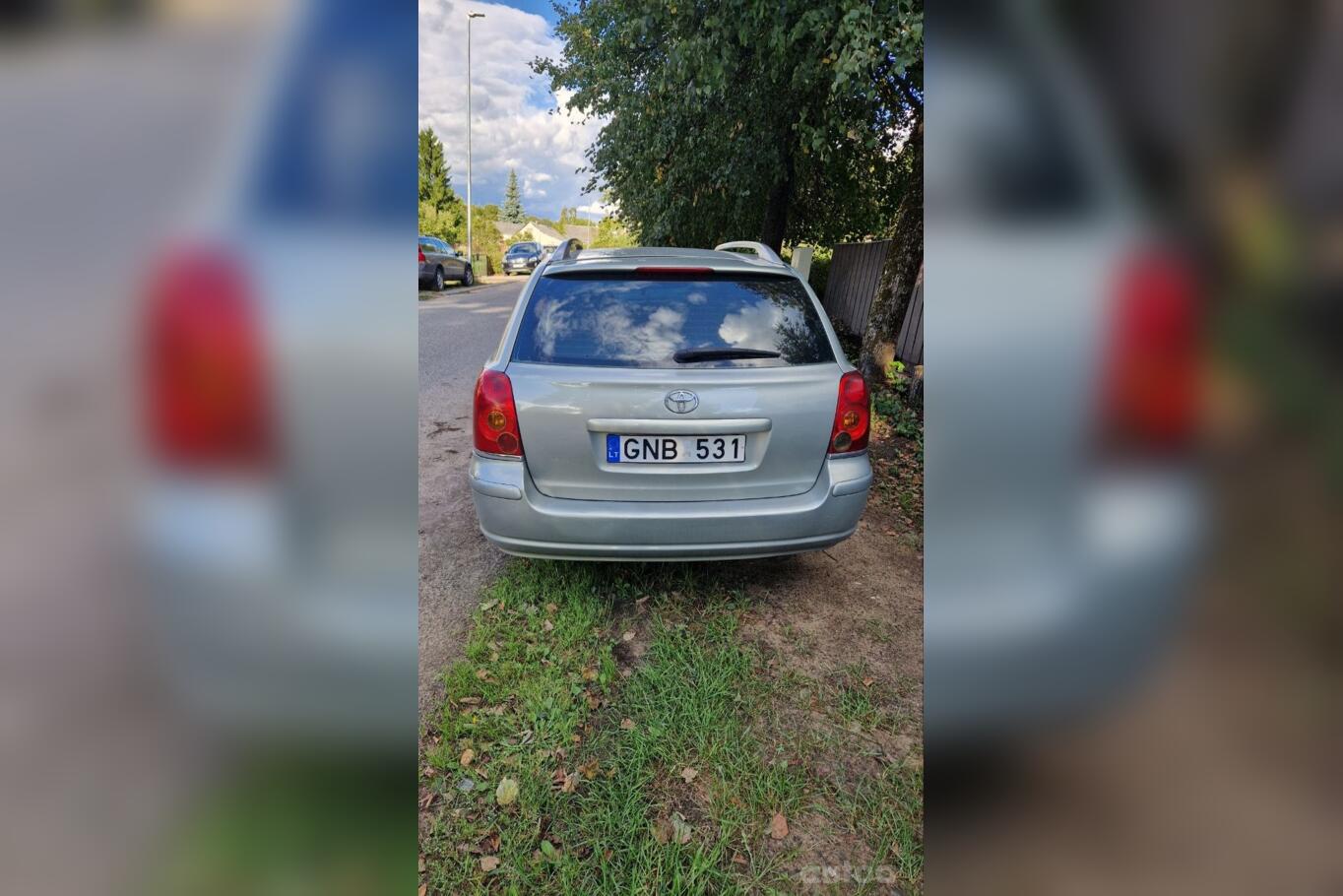Toyota Avensis 2 generation wagon