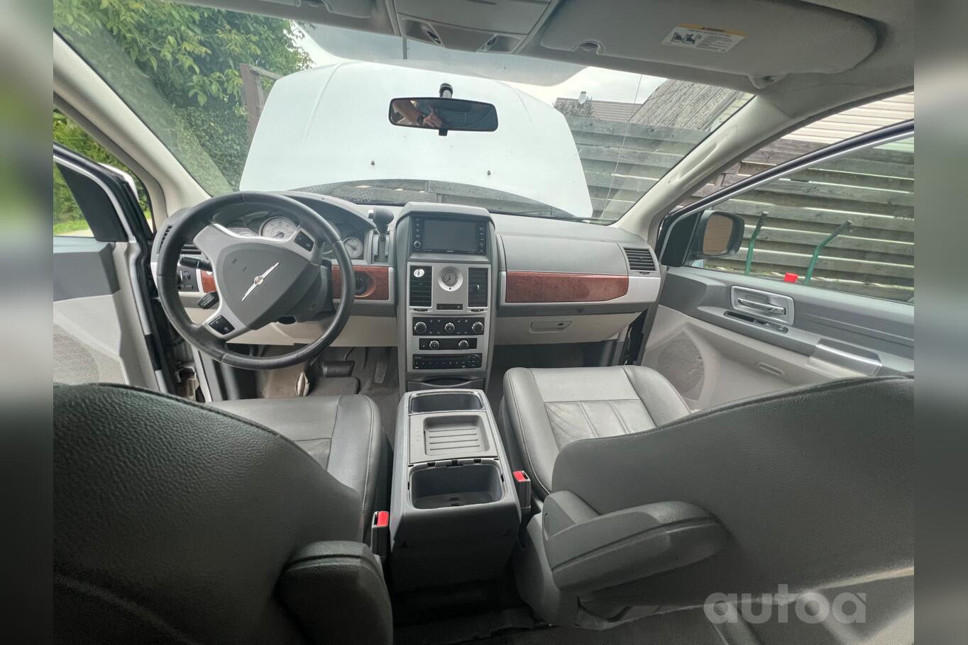 Chrysler Town & Country 5 generation