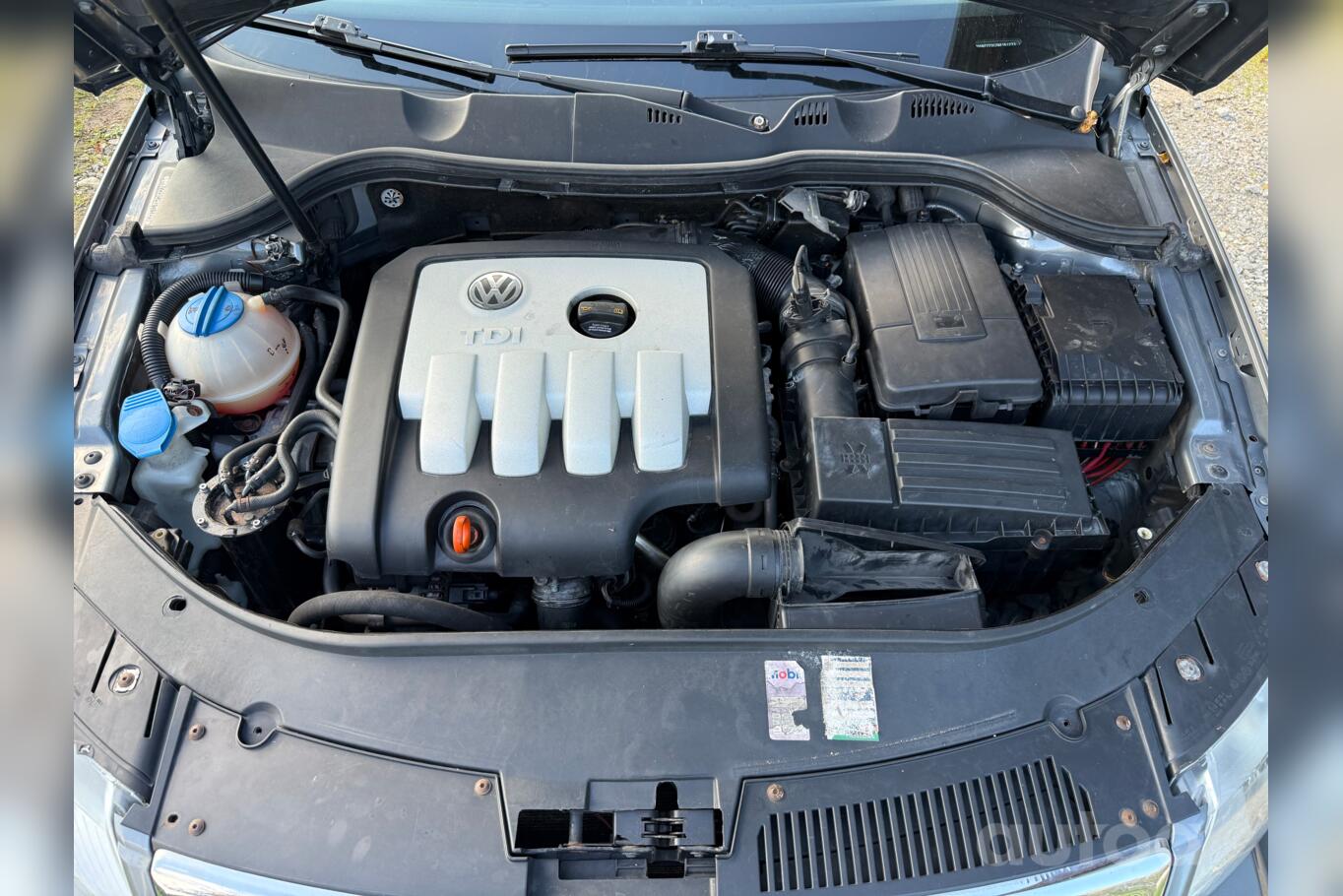 Volkswagen Passat B6 wagon 5-doors