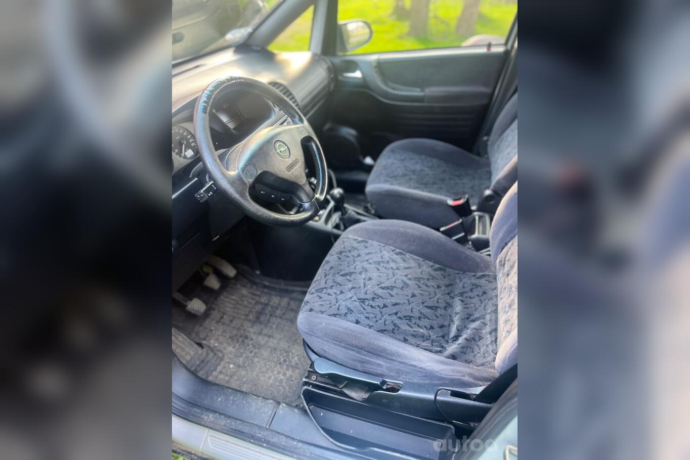 Opel Zafira A Minivan 5-doors