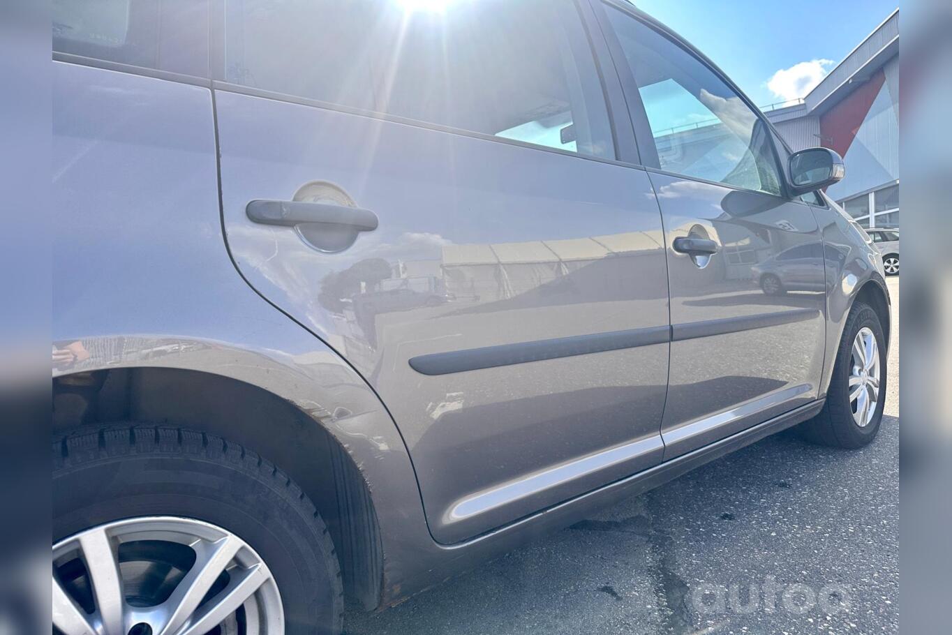 Volkswagen Touran 1 generation [restyling] Minivan 5-doors