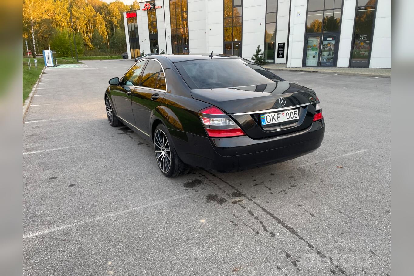 Mercedes-Benz S-Class W221 Sedan