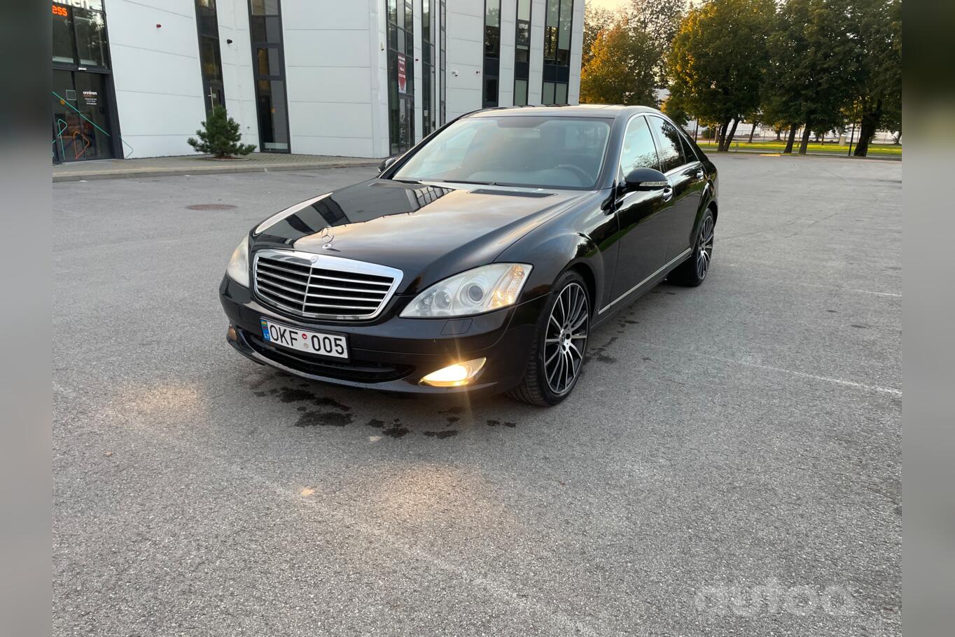 Mercedes-Benz S-Class W221 Sedan