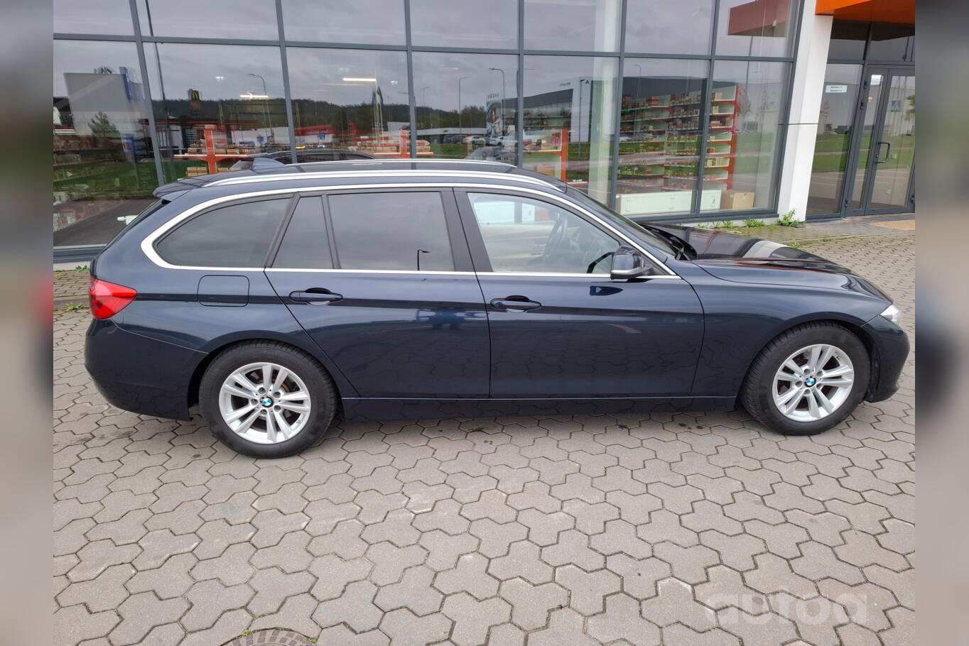 BMW 320 2016